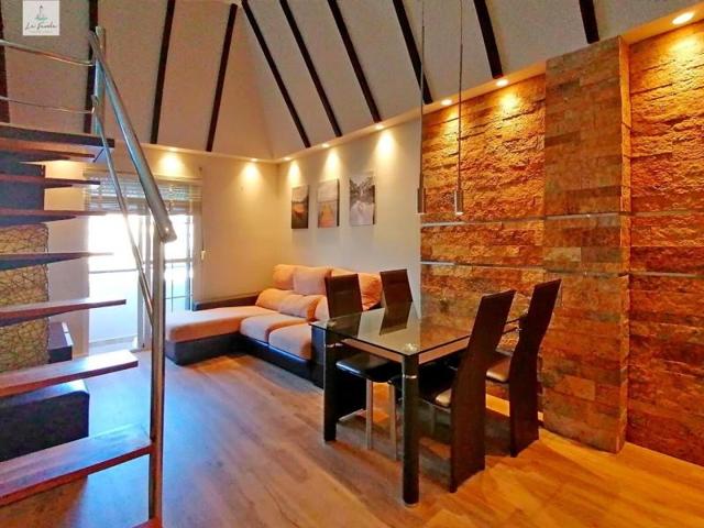 Apartamento en alquiler en Málaga, Puerto de la Torre photo 0