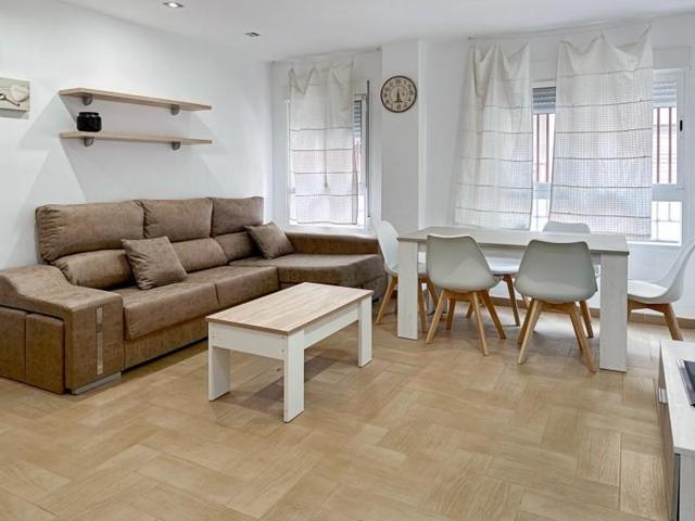 Planta baja en alquiler en Alicante, Altozano photo 0