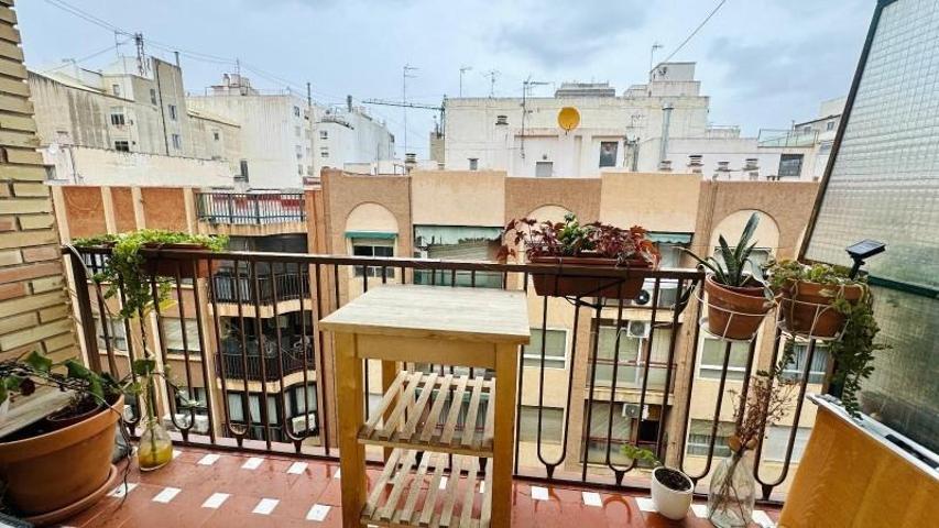 Piso en alquiler en Alicante, Ensanche-Diputación photo 0