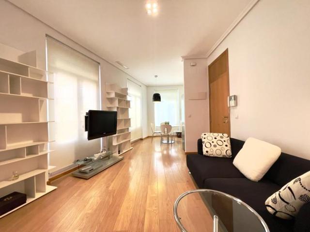 Piso en alquiler en Valencia, Gran Vía photo 0