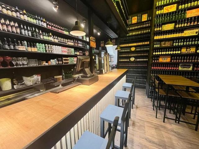 Local comercial en alquiler en Valencia, Valencia photo 0