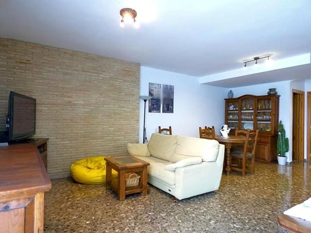 Duplex en alquiler en Valencia, Carrer Joan Genovés Pintor, 46011 photo 0