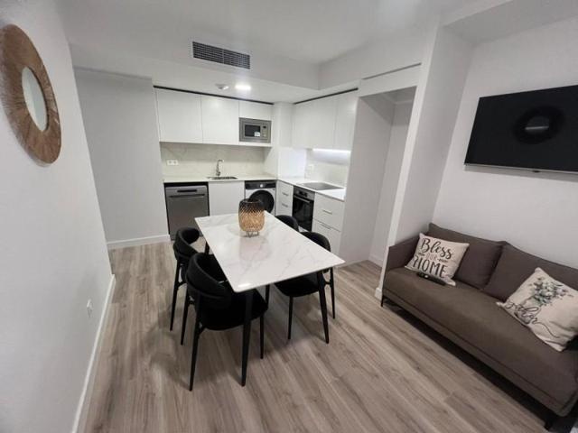 Piso en alquiler en Valencia, Carrer d'Esteve Ballester, 46022 photo 0