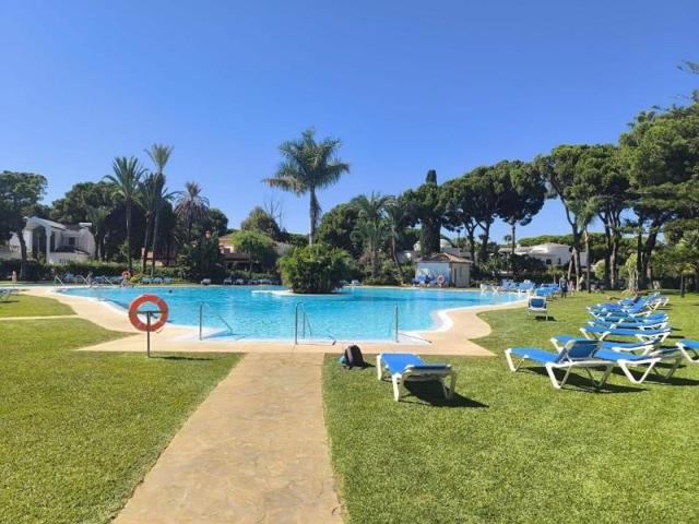 Piso en alquiler en Estepona, Estepona photo 0