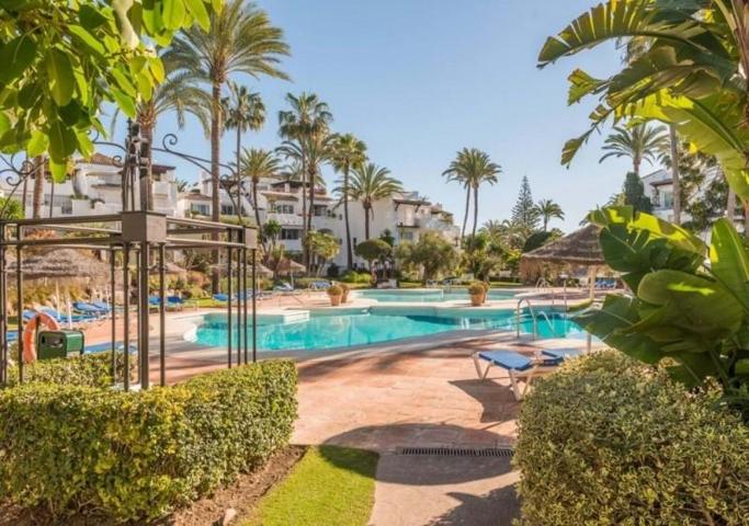 Piso en alquiler en Estepona, Estepona photo 0