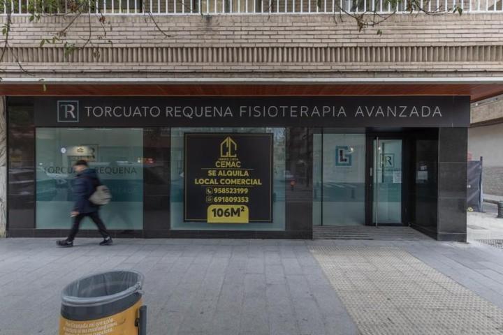Local comercial en alquiler en Granada, Alhamar photo 0