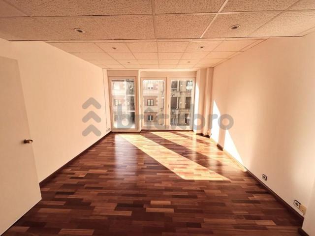 Oficina en alquiler en Barcelona, Carrer de Muntaner, 08021 photo 0