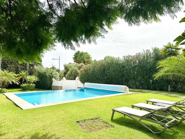 Chalet en alquiler en Marbella photo 0