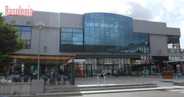 Local comercial en venta en Cee, Cee photo 0