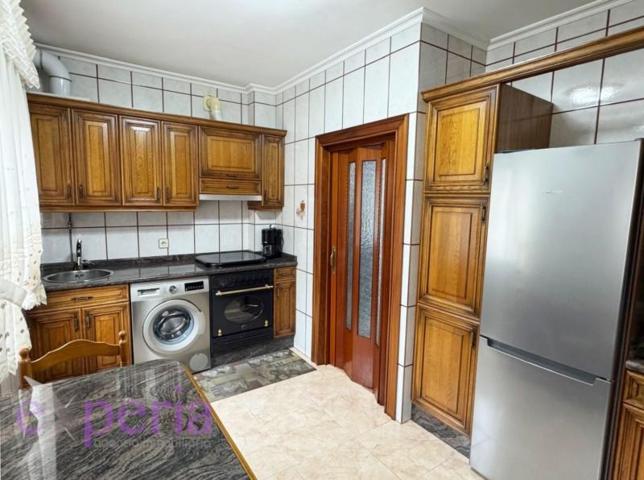Piso en venta en Mieres, Santa Cruz photo 0