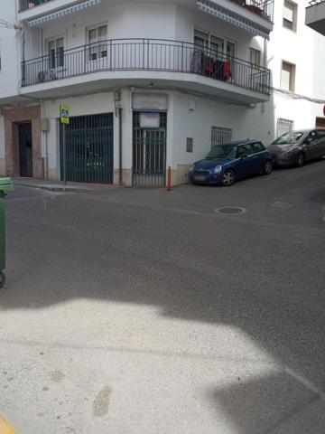 Local comercial en venta en Cazorla photo 0