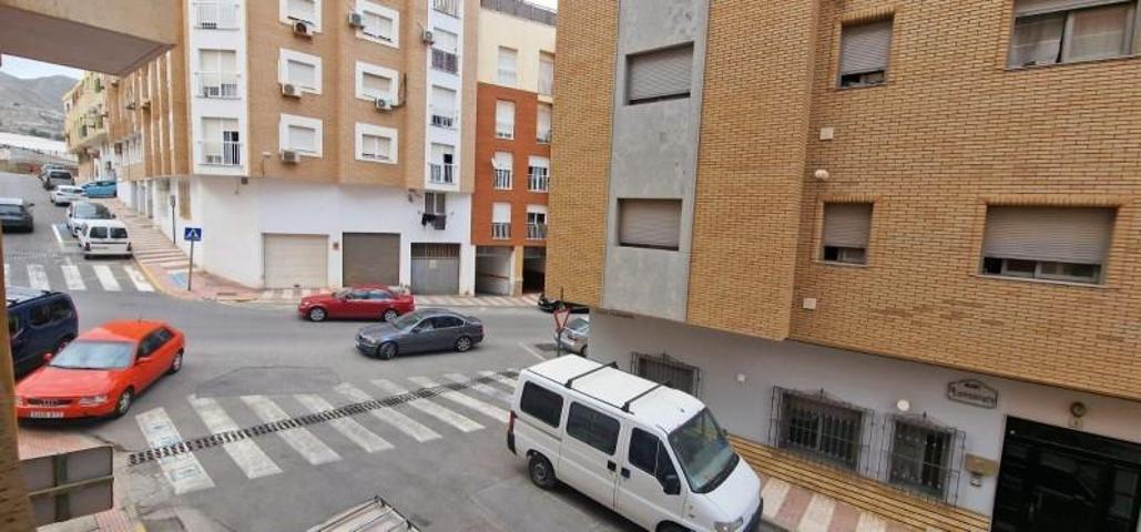 Piso en venta en Adra photo 0