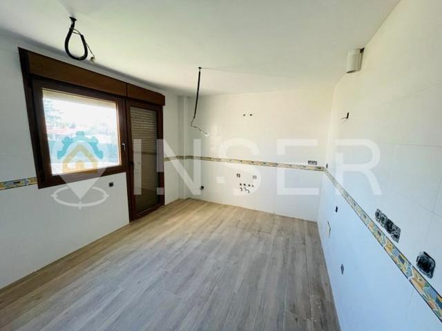 Chalet en venta en Navalperal de Pinares photo 0