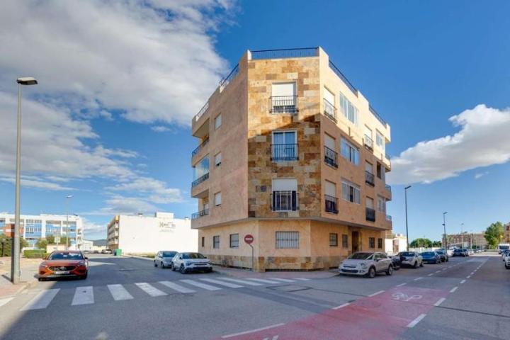 Apartamento en venta en Almoradi photo 0
