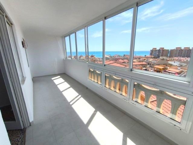 Apartamento en venta en Torrevieja, La Mata photo 0