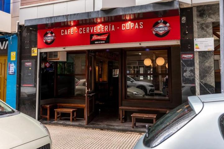 Local comercial en venta en Gijón, La Arena photo 0