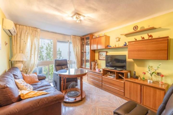 Piso en venta en Granada, Zaidín photo 0