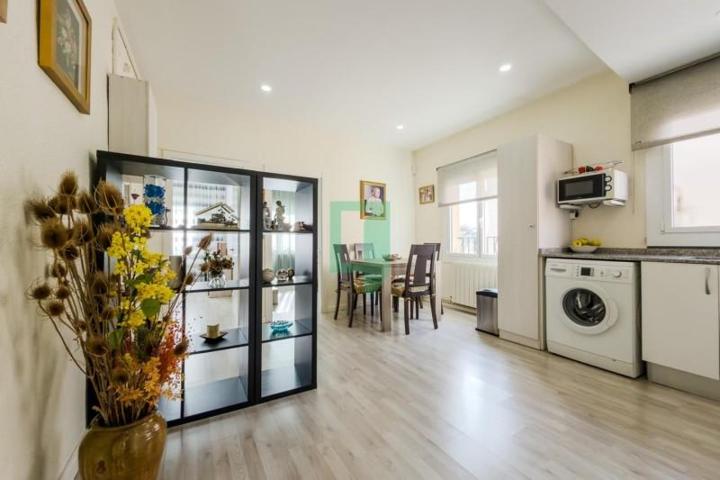 Piso en venta en Santa Coloma de Gramenet, Avinguda de Lloreda, 08917 photo 0