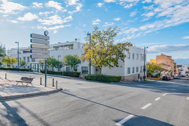 Piso en venta en Zubia, Zubia La photo 0