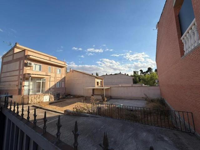 Chalet en venta en Burguillos de Toledo, Travesía de los Cercados, 45112 photo 0