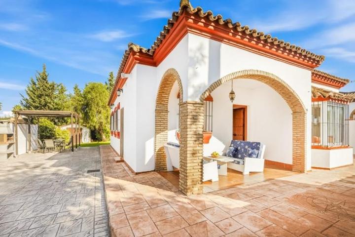 Chalet en venta en Chiclana de la Frontera, Marquesado photo 0