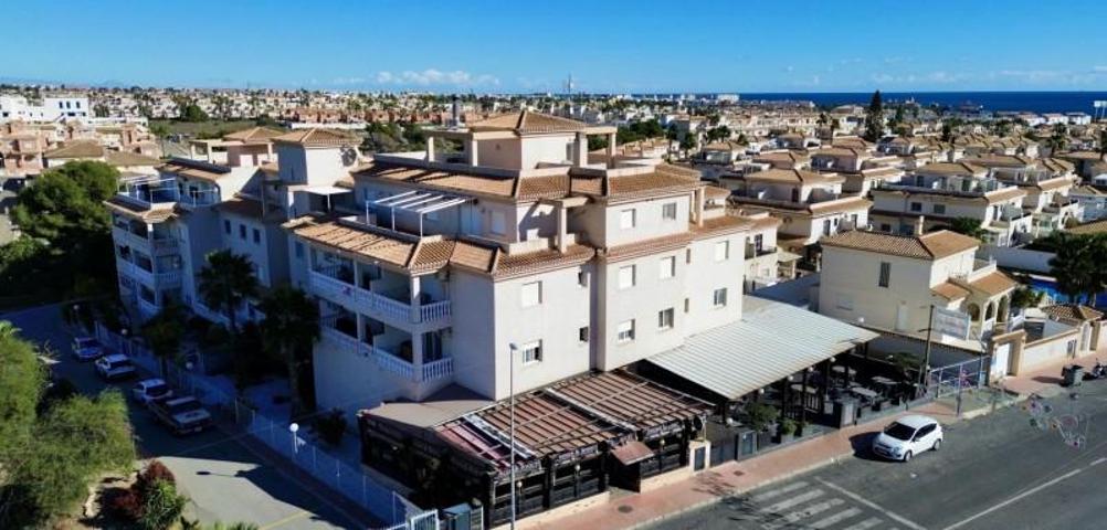 Piso en venta en Orihuela Costa, Playa Flamenca photo 0