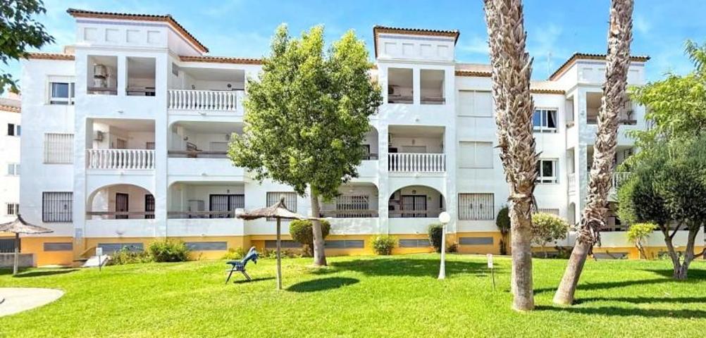 Apartamento en venta en Orihuela Costa, Villamartin photo 0