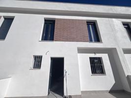 Adosada en venta en El Viso del Alcor, Andalucia photo 0