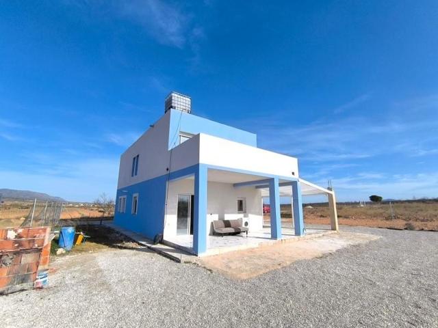 Chalet en venta en Pinoso, Comunidad valenciana photo 0
