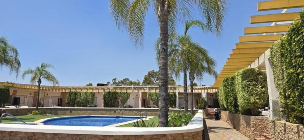 Bungalow en venta en Pilar de la Horadada, RioMar photo 0