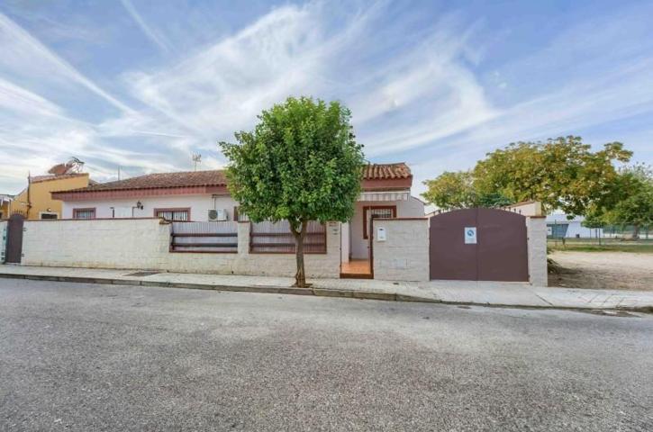 Bungalow en venta en Bollullos de la Mitación, BOLLULLOS DE LA MITACIÓN photo 0