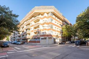 Piso en venta en Reus, Llevant photo 0