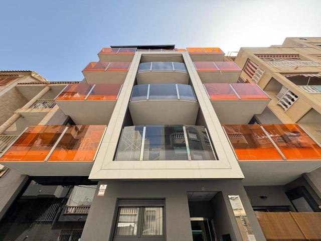 Apartamento en venta en Torrevieja, Centro photo 0