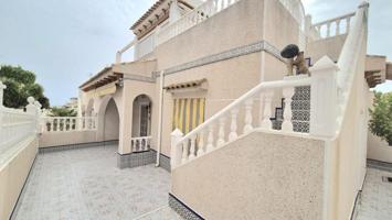 Adosada en venta en Torrevieja, Los altos photo 0