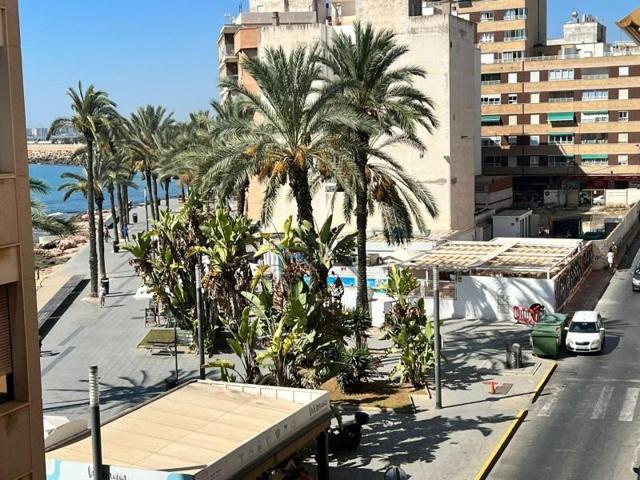 Apartamento en venta en Torrevieja, Paseo maritimo photo 0