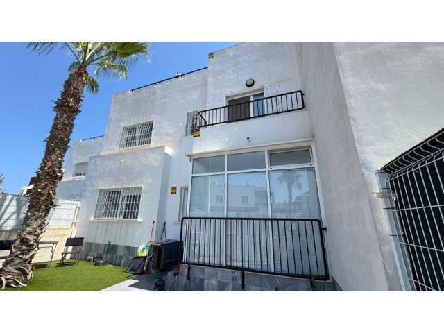 Bungalow en venta en Torrevieja photo 0