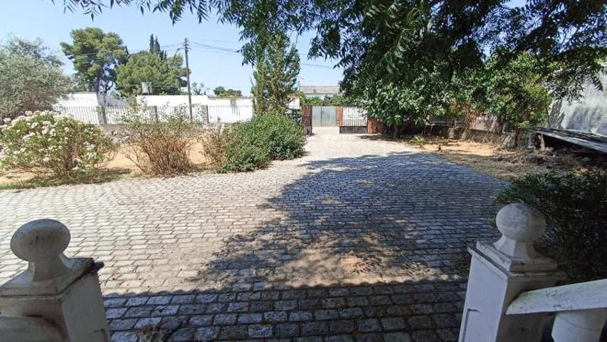 Casa con terreno en venta en Córdoba, Las Quemadillas photo 0