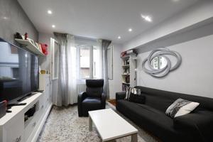 Piso en venta en Irun, Virgen Milagrosa Kalea, 20303 photo 0