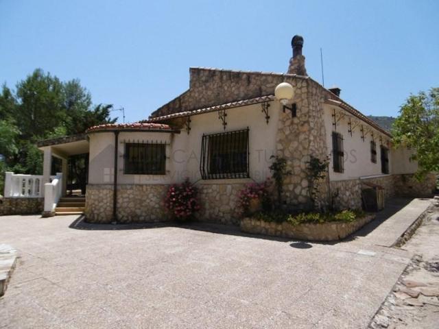 Chalet en venta en Yecla photo 0