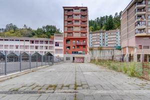 Local comercial en venta en Ondarroa, Costa vasca photo 0