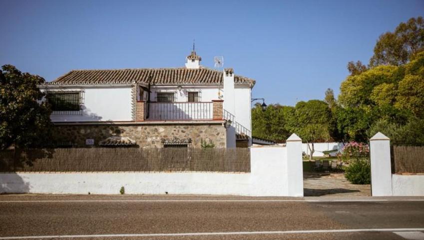 Chalet en venta en Castillo de las Guardas, Arroyo de la plata photo 0