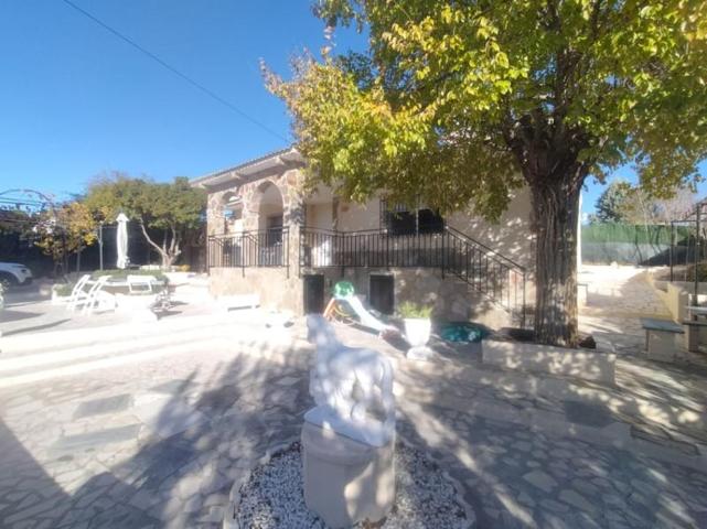 Casa en venta en Colmenar de Oreja, Colmenar de Oreja photo 0