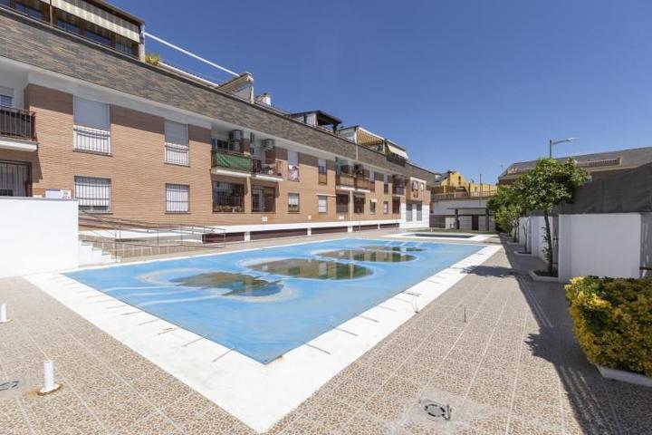 Aticos en venta en Churriana de la Vega, San Cayetano photo 0