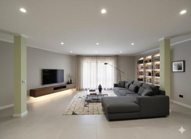 Piso en venta en Valencia, Campanar photo 0