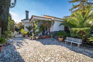 Chalet en venta en Otura, Avda suspiro del moro photo 0