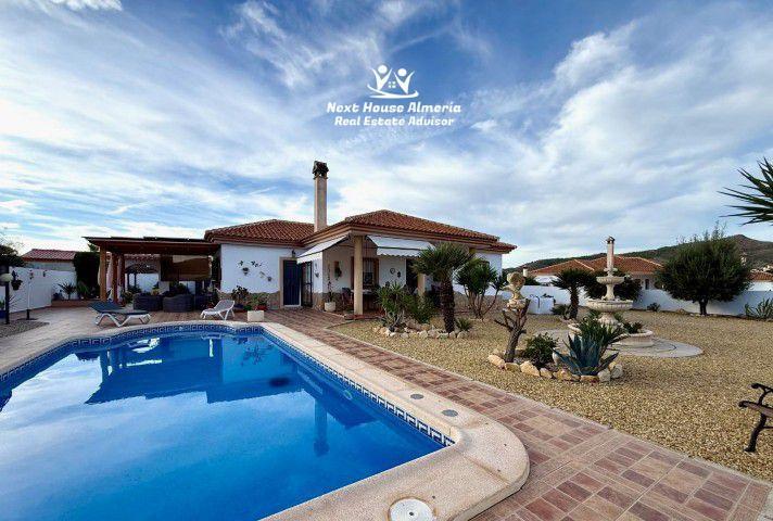 Chalet en venta en Arboleas, Limaria photo 0