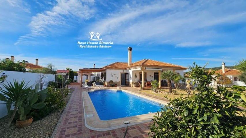 Chalet en venta en Arboleas, Limaria photo 0