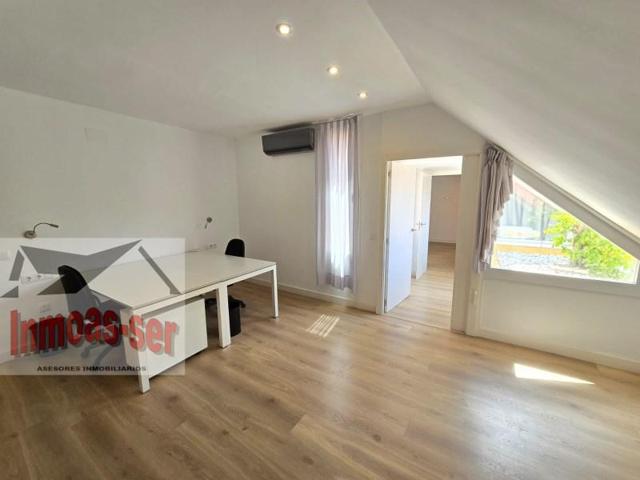 Aticos en venta en Barcelona, Barri de les Corts photo 0