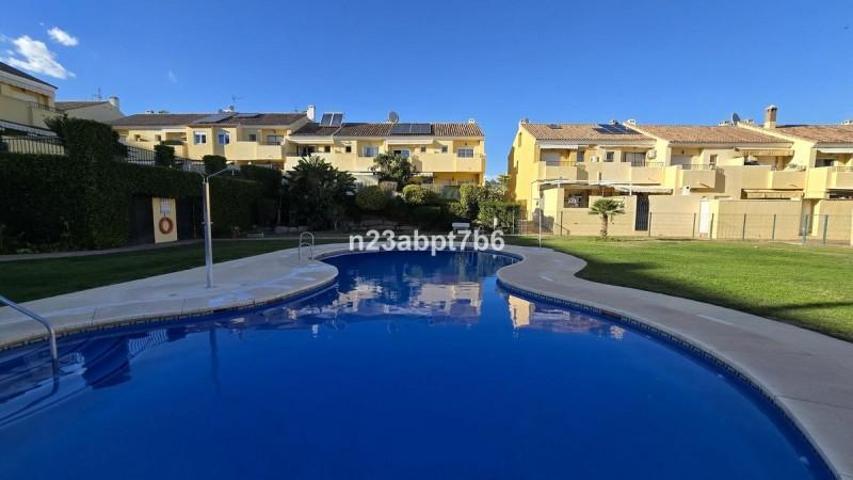 Casa en venta en Estepona, Estepona photo 0