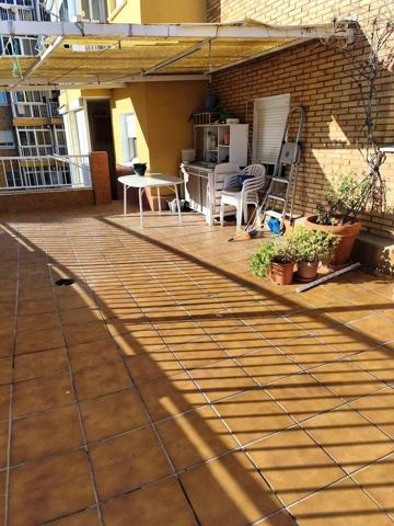 Piso en venta en Málaga, Calle Martínez Falero, 29018 photo 0